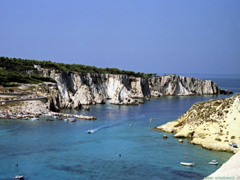 “Veleggiare oltre le barriere†da Brindisi a Corfù “Veleggiare oltre le barriere†da Brindisi a Corfù